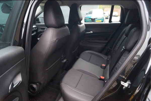 Jeep Avenger 1.2 Altitude | Stoelverwarming | Parkeersensoren voor en achter | Apple/Android CarPlay