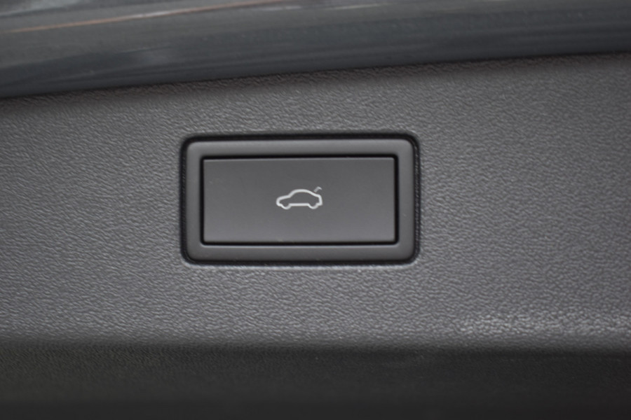 Volkswagen Tiguan 1.5 eTSI 150PK DSG ELEGANCE LEDER | 360° CAMERA | TREKHAAK