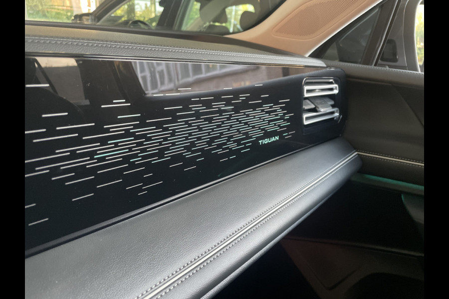 Volkswagen Tiguan 1.5 eTSI 150PK DSG ELEGANCE LEDER | 360° CAMERA | TREKHAAK