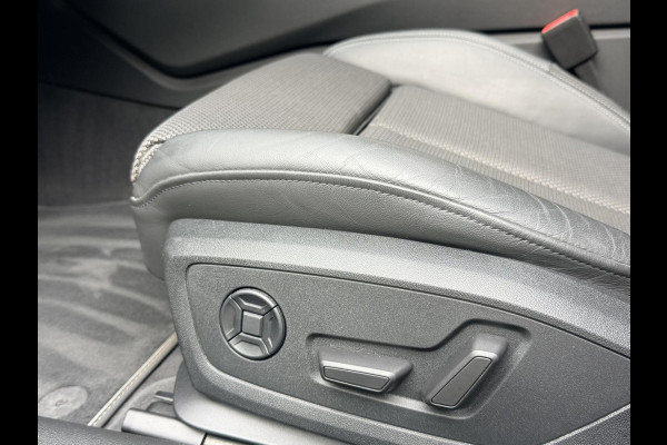 Audi A6 Avant 40 TFSI S edition Competition Automaat | Panoramadak | Trekhaak elektrisch uitklapbaar | Stoelverwarming | Afgevlakt stuur Audi A6 Avant 40 TFSI S edition Competition Automaat | Panoramadak | Trekhaak elektrisch uitklapbaar | Stoelverwarming | Afgevlakt stuur