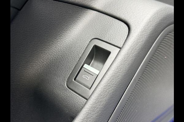 Audi A6 Avant 40 TFSI S edition Competition Automaat | Panoramadak | Trekhaak elektrisch uitklapbaar | Stoelverwarming | Afgevlakt stuur Audi A6 Avant 40 TFSI S edition Competition Automaat | Panoramadak | Trekhaak elektrisch uitklapbaar | Stoelverwarming | Afgevlakt stuur