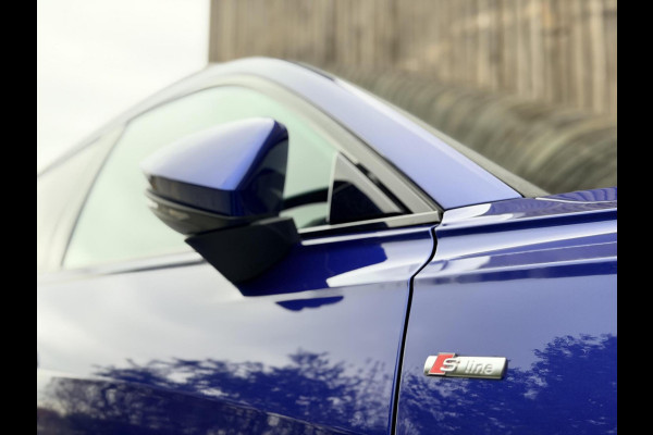 Audi A6 Avant 40 TFSI S edition Competition Automaat | Panoramadak | Trekhaak elektrisch uitklapbaar | Stoelverwarming | Afgevlakt stuur Audi A6 Avant 40 TFSI S edition Competition Automaat | Panoramadak | Trekhaak elektrisch uitklapbaar | Stoelverwarming | Afgevlakt stuur