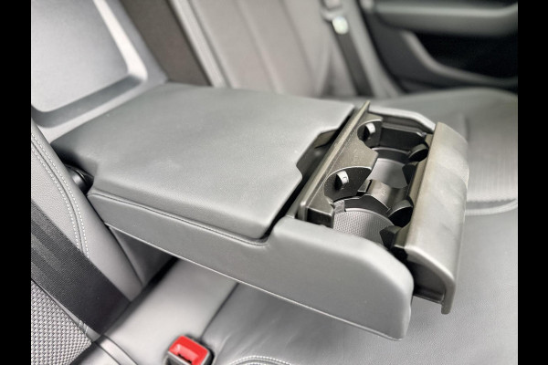 Audi A6 Avant 40 TFSI S edition Competition Automaat | Panoramadak | Trekhaak elektrisch uitklapbaar | Stoelverwarming | Afgevlakt stuur Audi A6 Avant 40 TFSI S edition Competition Automaat | Panoramadak | Trekhaak elektrisch uitklapbaar | Stoelverwarming | Afgevlakt stuur