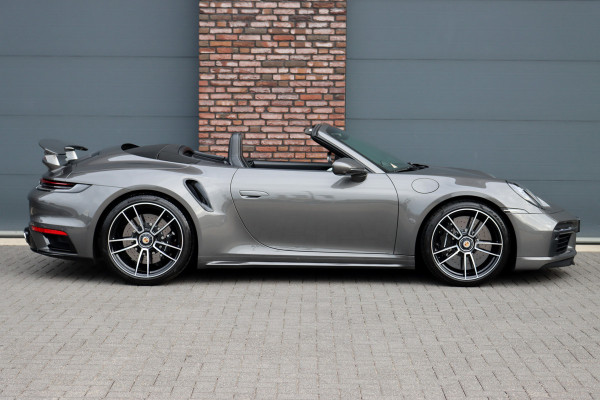 Porsche 911 992 Cabrio 3.8 Turbo S | Keramisch | Vierwielbesturing | Burmester High End | Adaptive Cruise Control | Liftsysteem | Sport Chrono | 18-wegs Memory | PASM | Sportuitlaat |