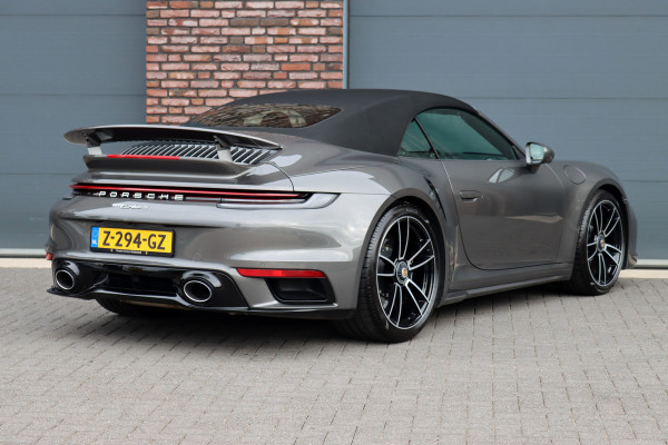 Porsche 911 992 Cabrio 3.8 Turbo S | Keramisch | Vierwielbesturing | Burmester High End | Adaptive Cruise Control | Liftsysteem | Sport Chrono | 18-wegs Memory | PASM | Sportuitlaat |
