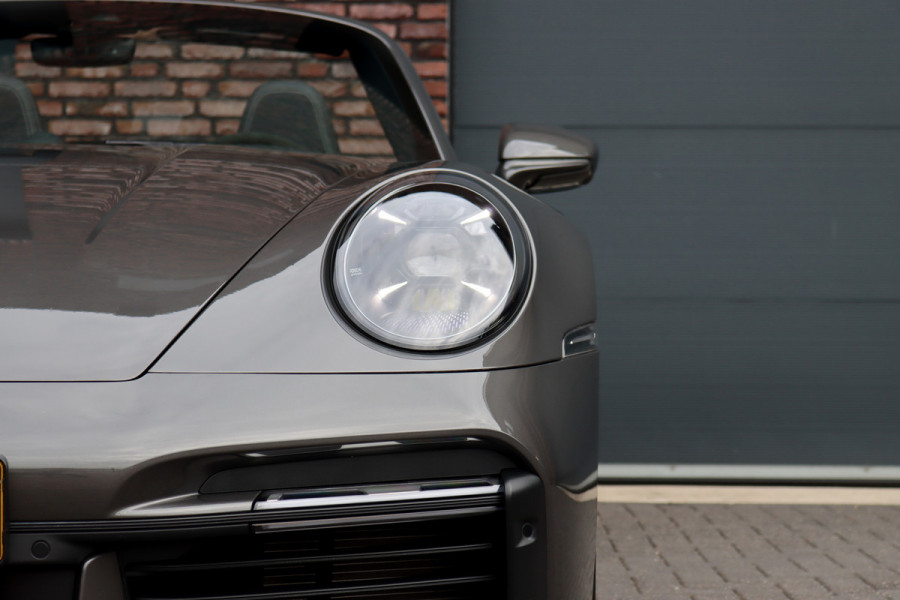 Porsche 911 992 Cabrio 3.8 Turbo S | Keramisch | Vierwielbesturing | Burmester High End | Adaptive Cruise Control | Liftsysteem | Sport Chrono | 18-wegs Memory | PASM | Sportuitlaat |