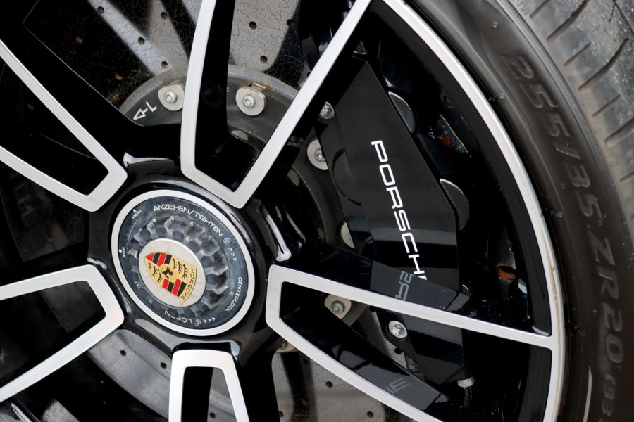 Porsche 911 992 Cabrio 3.8 Turbo S | Keramisch | Vierwielbesturing | Burmester High End | Adaptive Cruise Control | Liftsysteem | Sport Chrono | 18-wegs Memory | PASM | Sportuitlaat |