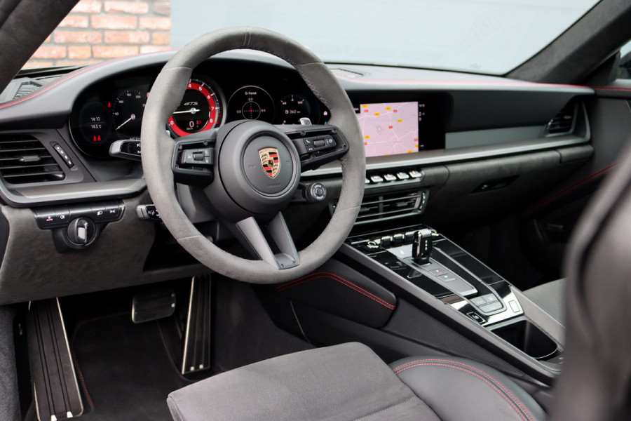 Porsche 911 3.0 Carrera GTS | Vierwielbesturing | Liftsysteem | PASM | Schuifdak | Carbon | Verwarmd GT-stuur | PDLS+ | Exclusive Design | Memory |