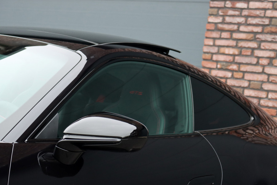 Porsche 911 3.0 Carrera GTS | Vierwielbesturing | Liftsysteem | PASM | Schuifdak | Carbon | Verwarmd GT-stuur | PDLS+ | Exclusive Design | Memory |