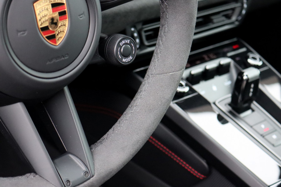 Porsche 911 3.0 Carrera GTS | Vierwielbesturing | Liftsysteem | PASM | Schuifdak | Carbon | Verwarmd GT-stuur | PDLS+ | Exclusive Design | Memory |