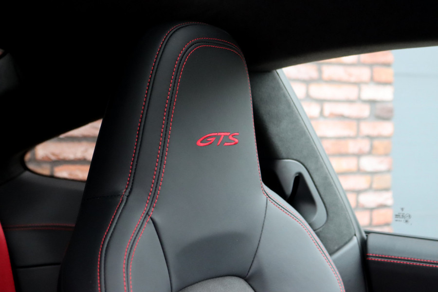 Porsche 911 3.0 Carrera GTS | Vierwielbesturing | Liftsysteem | PASM | Schuifdak | Carbon | Verwarmd GT-stuur | PDLS+ | Exclusive Design | Memory |