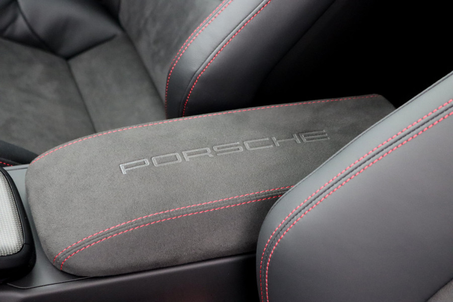 Porsche 911 3.0 Carrera GTS | Vierwielbesturing | Liftsysteem | PASM | Schuifdak | Carbon | Verwarmd GT-stuur | PDLS+ | Exclusive Design | Memory |