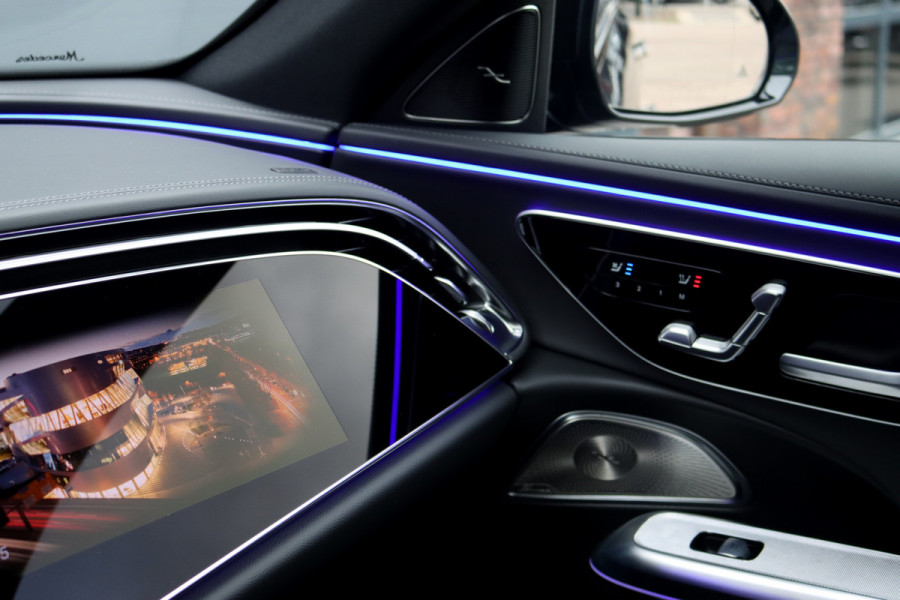Mercedes-Benz E-Klasse AMG 53 4MATIC+ Premium+ | Hyperscreen | Airmatic | Achterasbesturing | Distronic | Carbon | Stoelventilatie | Burmester | Digital Light | Verwarmd Stuurwiel |