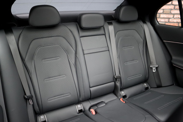 Mercedes-Benz E-Klasse AMG 53 4MATIC+ Premium+ | Hyperscreen | Airmatic | Achterasbesturing | Distronic | Carbon | Stoelventilatie | Burmester | Digital Light | Verwarmd Stuurwiel |