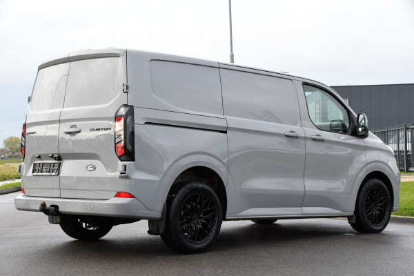 Ford Transit Custom 300 2.0 TDCI L1H1 Limited PB Edition Virtual, Adaptieve Cruise, Carplay, LED, Stoelverwarming, 136pk, Automaat, Trekhaak, Multimedia, Uniek!