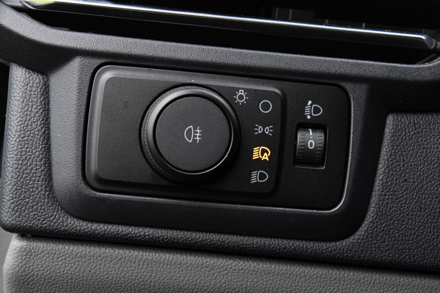 Ford Transit Custom 300 2.0 TDCI L1H1 Limited PB Edition Virtual, Adaptieve Cruise, Carplay, LED, Stoelverwarming, 136pk, Automaat, Trekhaak, Multimedia, Uniek!