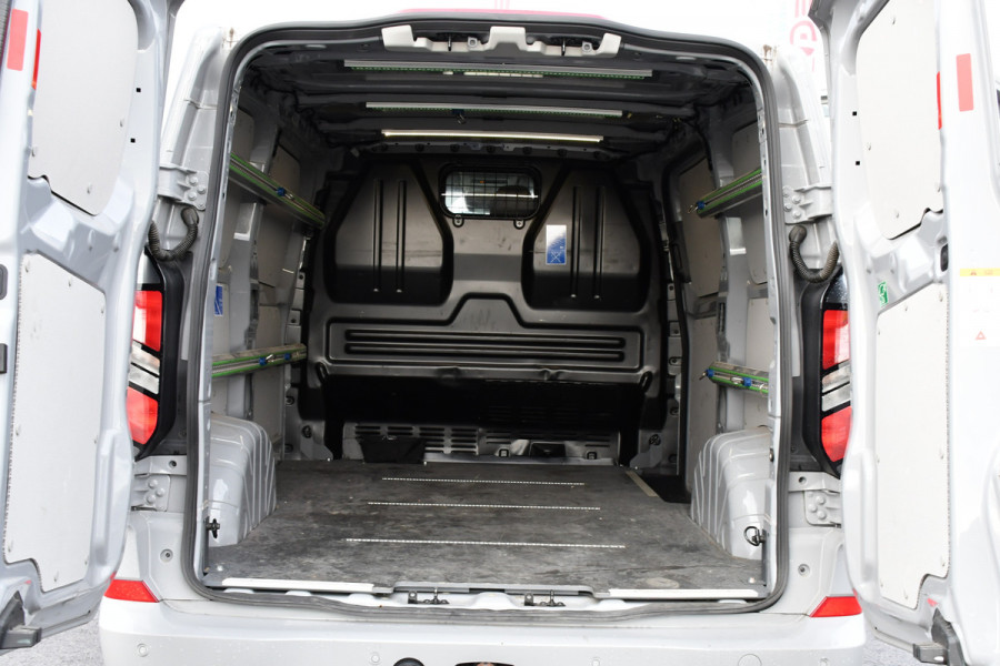 Ford Transit Custom 300 2.0 TDCI L1H1 Limited PB Edition Virtual, Adaptieve Cruise, Carplay, LED, Stoelverwarming, 136pk, Automaat, Trekhaak, Multimedia, Uniek!