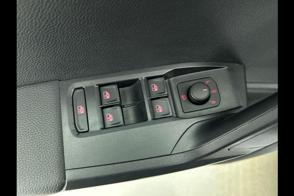 Seat Ibiza 1.0 EcoTSI Style Business Connect | Navigatie | Apple Carplay/Android Auto | Parkeersensoren | Cruise Control | Stoelverwarming | Virtual Cockpit | Lichtmetalen velgen | Climate Control