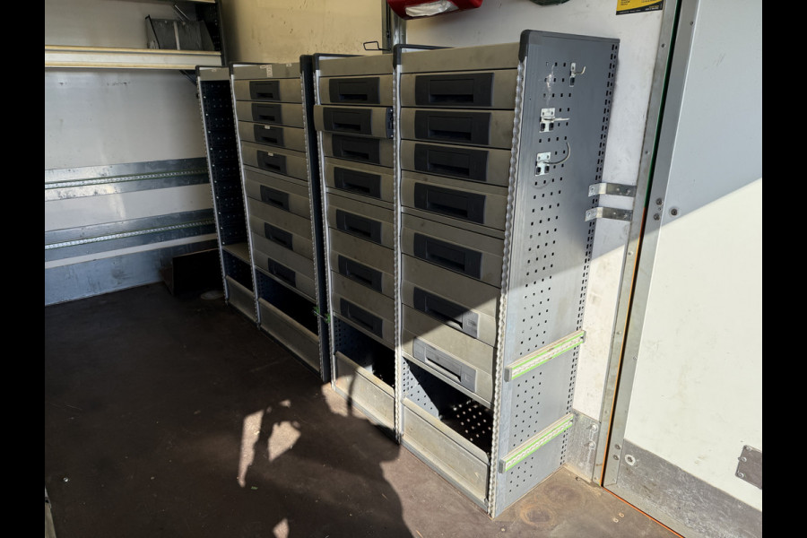 Renault Master T35 2.3 dCi 164 PK E6 / CLIXTAR 2.370 KG LAADVERMOGEN / MOBIELE WERKPLAATS / BOTT INRICHTING / CAMERA / AIRCO / CRUISE