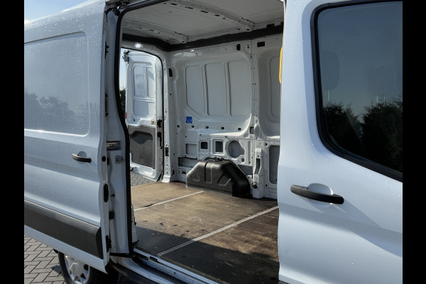 Ford Transit 350 2.0 TDCI 131 PK / L2H2 / 2.8 TON TREKKEN / 1e EIG. / AIRCO / CRUISE / PDC