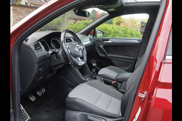 Volkswagen Tiguan 1.4 TSI ACT Comfortline Business R | Panoramadak | Trekhaak | Cruise Control | Stoelverwarming |