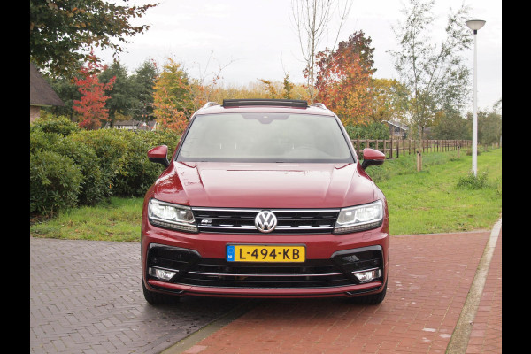 Volkswagen Tiguan 1.4 TSI ACT Comfortline Business R | Panoramadak | Trekhaak | Cruise Control | Stoelverwarming |
