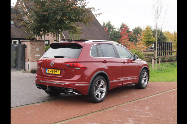 Volkswagen Tiguan 1.4 TSI ACT Comfortline Business R | Panoramadak | Trekhaak | Cruise Control | Stoelverwarming |