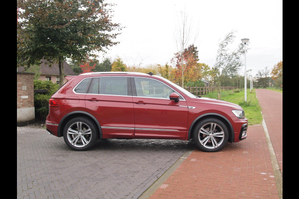 Volkswagen Tiguan 1.4 TSI ACT Comfortline Business R | Panoramadak | Trekhaak | Cruise Control | Stoelverwarming |