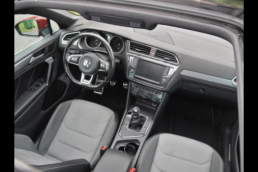 Volkswagen Tiguan 1.4 TSI ACT Comfortline Business R | Panoramadak | Trekhaak | Cruise Control | Stoelverwarming |