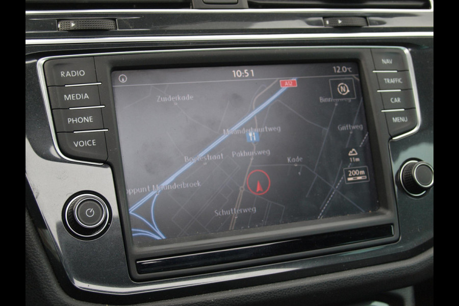 Volkswagen Tiguan 1.4 TSI ACT Comfortline Business R | Panoramadak | Trekhaak | Cruise Control | Stoelverwarming |