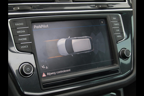 Volkswagen Tiguan 1.4 TSI ACT Comfortline Business R | Panoramadak | Trekhaak | Cruise Control | Stoelverwarming |