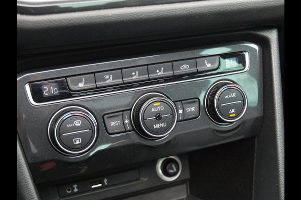 Volkswagen Tiguan 1.4 TSI ACT Comfortline Business R | Panoramadak | Trekhaak | Cruise Control | Stoelverwarming |