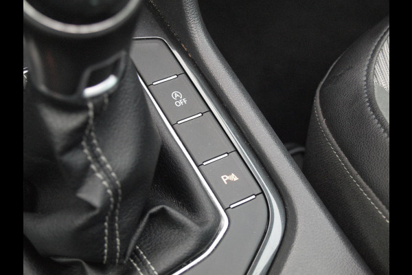 Volkswagen Tiguan 1.4 TSI ACT Comfortline Business R | Panoramadak | Trekhaak | Cruise Control | Stoelverwarming |