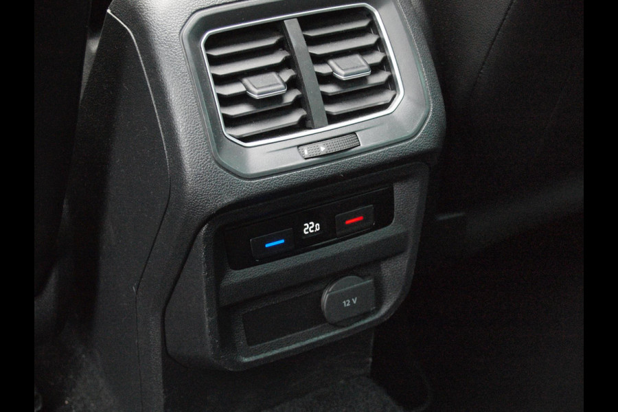 Volkswagen Tiguan 1.4 TSI ACT Comfortline Business R | Panoramadak | Trekhaak | Cruise Control | Stoelverwarming |