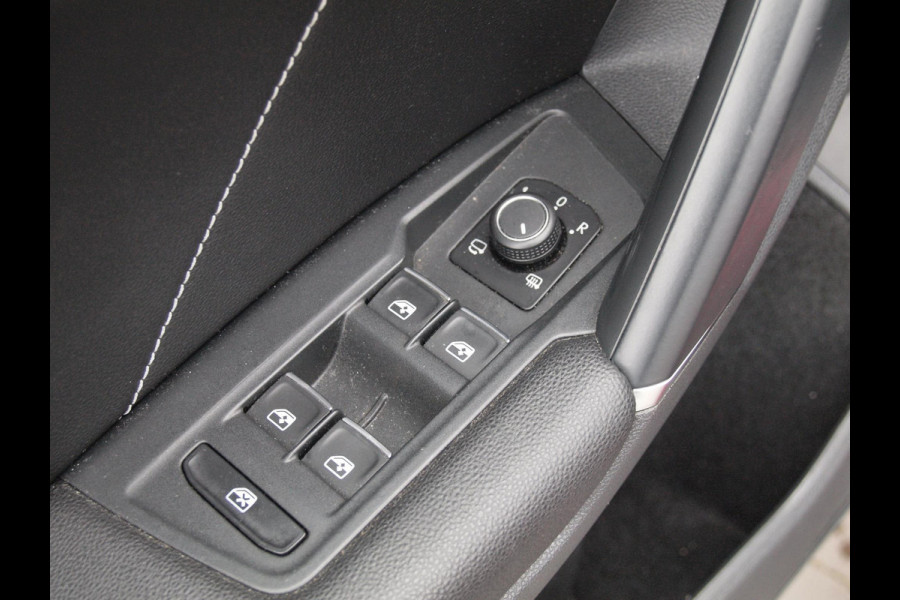 Volkswagen Tiguan 1.4 TSI ACT Comfortline Business R | Panoramadak | Trekhaak | Cruise Control | Stoelverwarming |