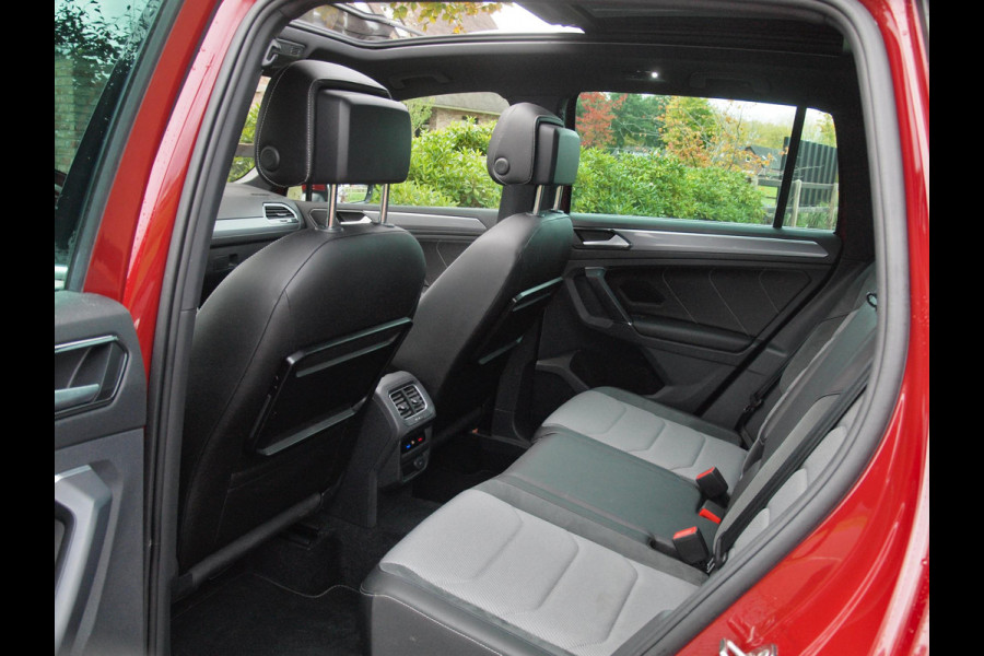 Volkswagen Tiguan 1.4 TSI ACT Comfortline Business R | Panoramadak | Trekhaak | Cruise Control | Stoelverwarming |
