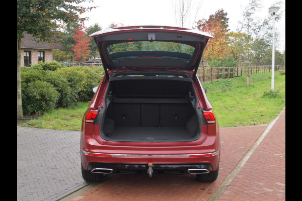 Volkswagen Tiguan 1.4 TSI ACT Comfortline Business R | Panoramadak | Trekhaak | Cruise Control | Stoelverwarming |