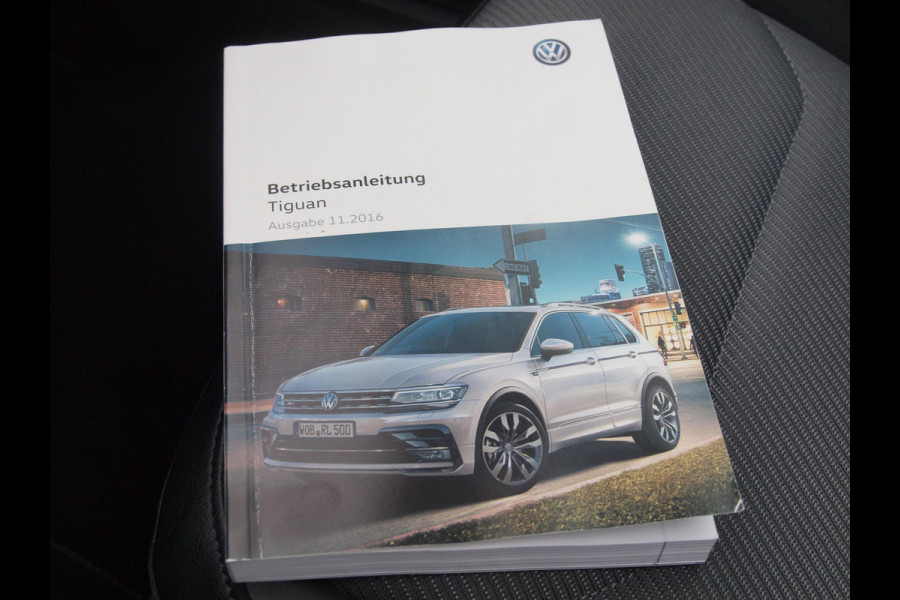 Volkswagen Tiguan 1.4 TSI ACT Comfortline Business R | Panoramadak | Trekhaak | Cruise Control | Stoelverwarming |
