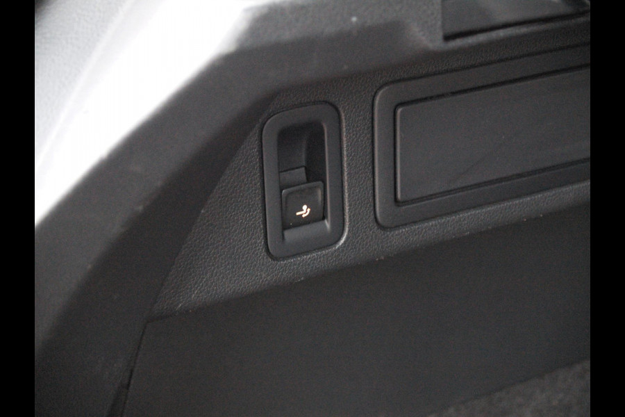 Volkswagen Tiguan 1.4 TSI ACT Comfortline Business R | Panoramadak | Trekhaak | Cruise Control | Stoelverwarming |