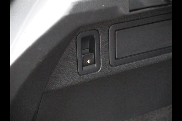 Volkswagen Tiguan 1.4 TSI ACT Comfortline Business R | Panoramadak | Trekhaak | Cruise Control | Stoelverwarming |