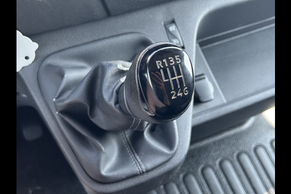 Renault Master T35 2.3 dCi 145 PK / L4H3 / MAXI WB 433 / DUBBEL LUCHT / INRICHTING / 3-ZITS / TREKHAAK / CAMERA / 3000 KG AHG /