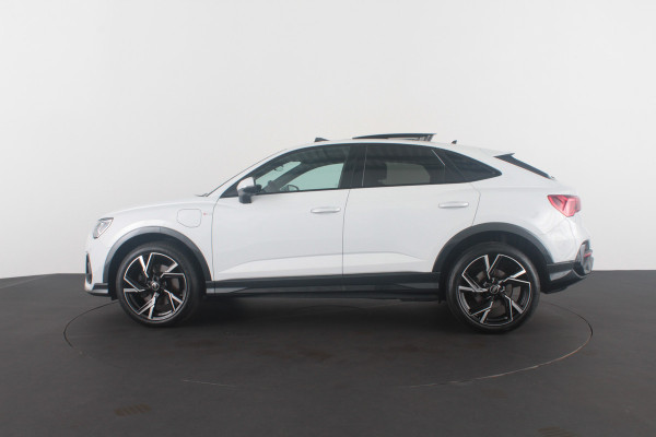 Audi Q3 Sportback 45 TFSI e S line Edition > 245pk/Pano.schuif/Black pakket/20inch/Audi Sound-systeem Audi Q3 Sportback 45 TFSI e S line Edition > 245pk/Pano.schuif/Black pakket/20inch/Audi Sound-systeem