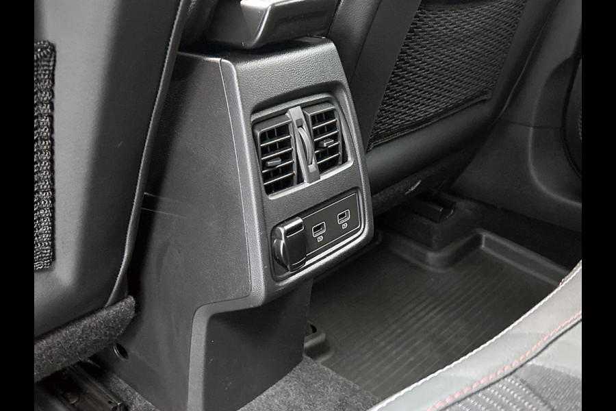 Renault Captur E-Tech Hybrid 145PK R.S. Line RS / CAMERA / NAVI GROOT / 1e EIGENAAR / DEALER ONDERHOUDEN / TREKHAAK AFN.