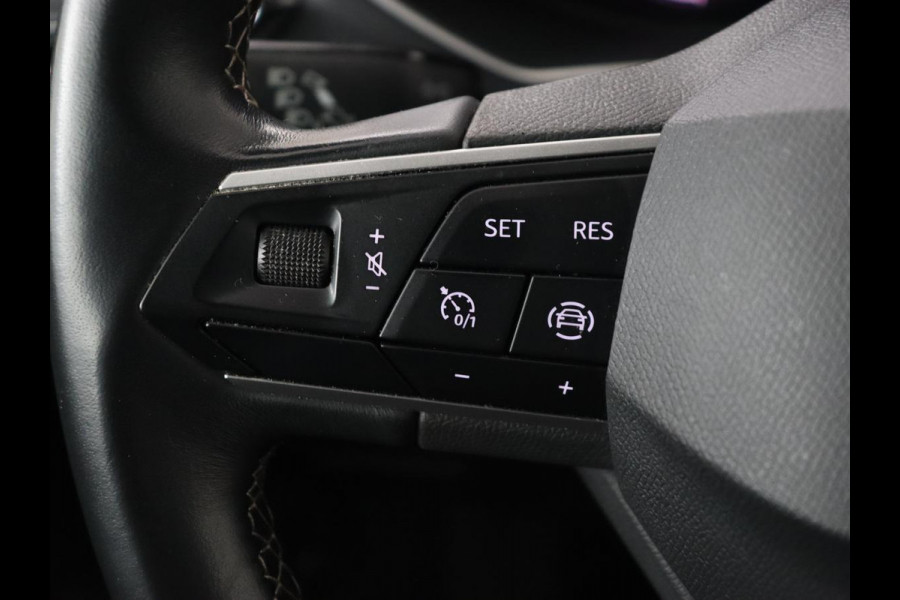 Seat Tarraco 1.5 TSI Style 7-Persoons | Trekhaak | Park Assist | Camera | Carplay | 18'' | Climate control | Cruise control | Full LED