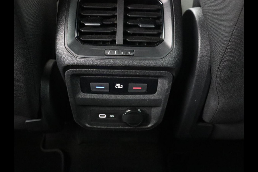 Seat Tarraco 1.5 TSI Style 7-Persoons | Trekhaak | Park Assist | Camera | Carplay | 18'' | Climate control | Cruise control | Full LED