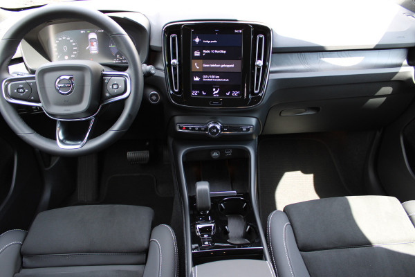 Volvo XC40 1.5 T4 Plug-in hybrid Plus Dark | Trekhaak | H/K | Pilot Assist | Memory | Navigatie | 360 Camera Actieweken 1 t/m 15 november!