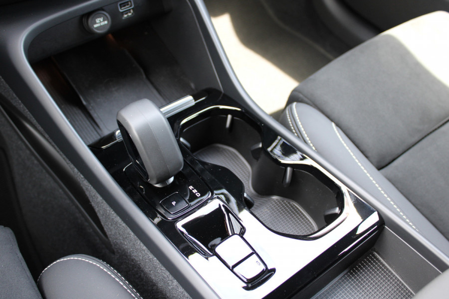Volvo XC40 1.5 T4 Plug-in hybrid Plus Dark | Trekhaak | H/K | Pilot Assist | Memory | Navigatie | 360 Camera Actieweken 1 t/m 15 november!