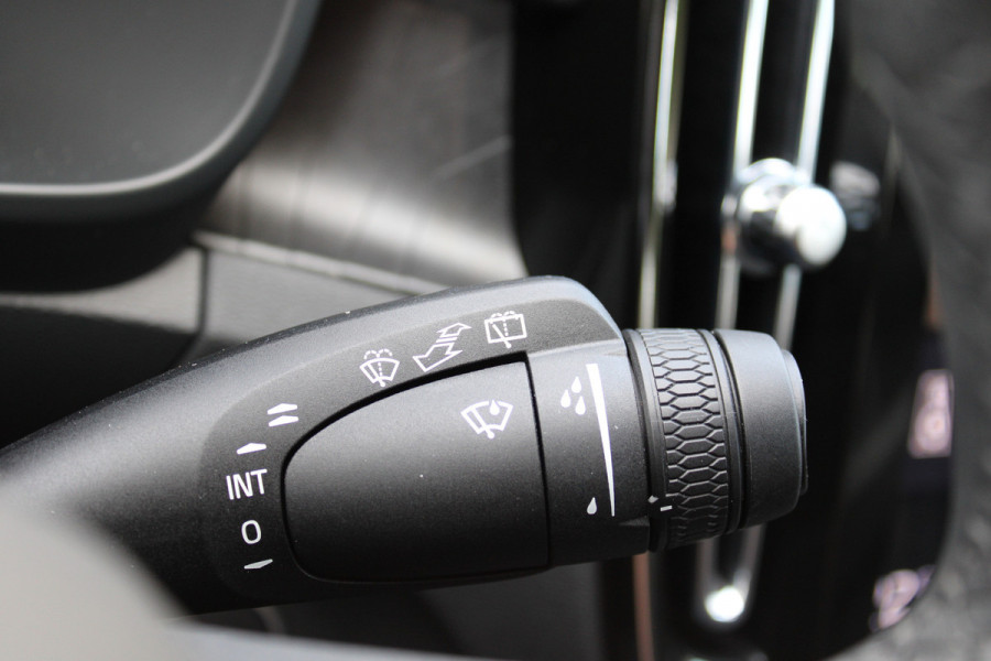 Volvo XC40 1.5 T4 Plug-in hybrid Plus Dark | Trekhaak | H/K | Pilot Assist | Memory | Navigatie | 360 Camera Actieweken 1 t/m 15 november!