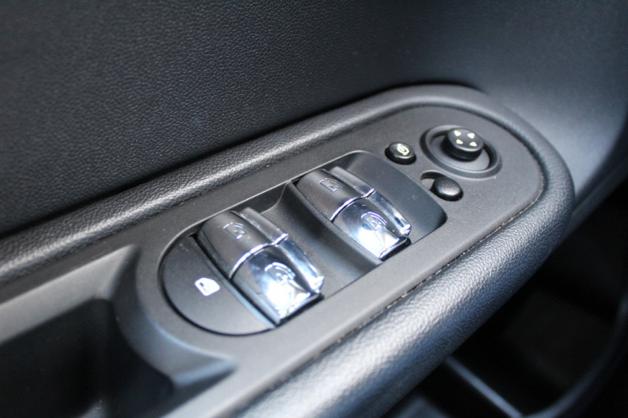 MINI Countryman 1.5 136PK Cooper | H&K | Navigatie | Bluetooth | Origin NL MINI Countryman 1.5 136PK Cooper | H&K | Navigatie | Bluetooth | Origin NL