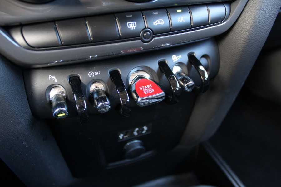 MINI Countryman 1.5 136PK Cooper | H&K | Navigatie | Bluetooth | Origin NL MINI Countryman 1.5 136PK Cooper | H&K | Navigatie | Bluetooth | Origin NL